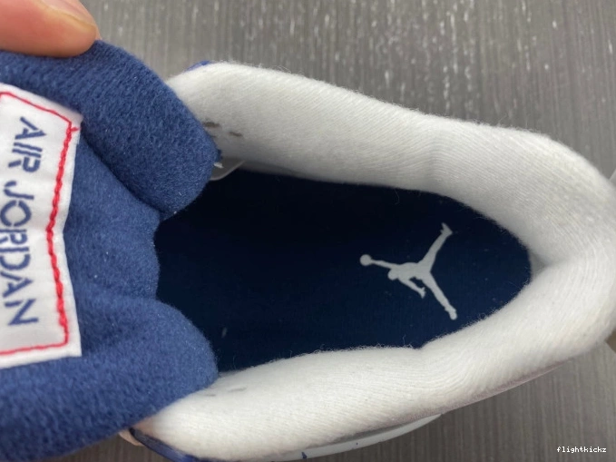 of OG Rabbit Air Retro Year the Jordan 1 DV1312-200 Low 0822
